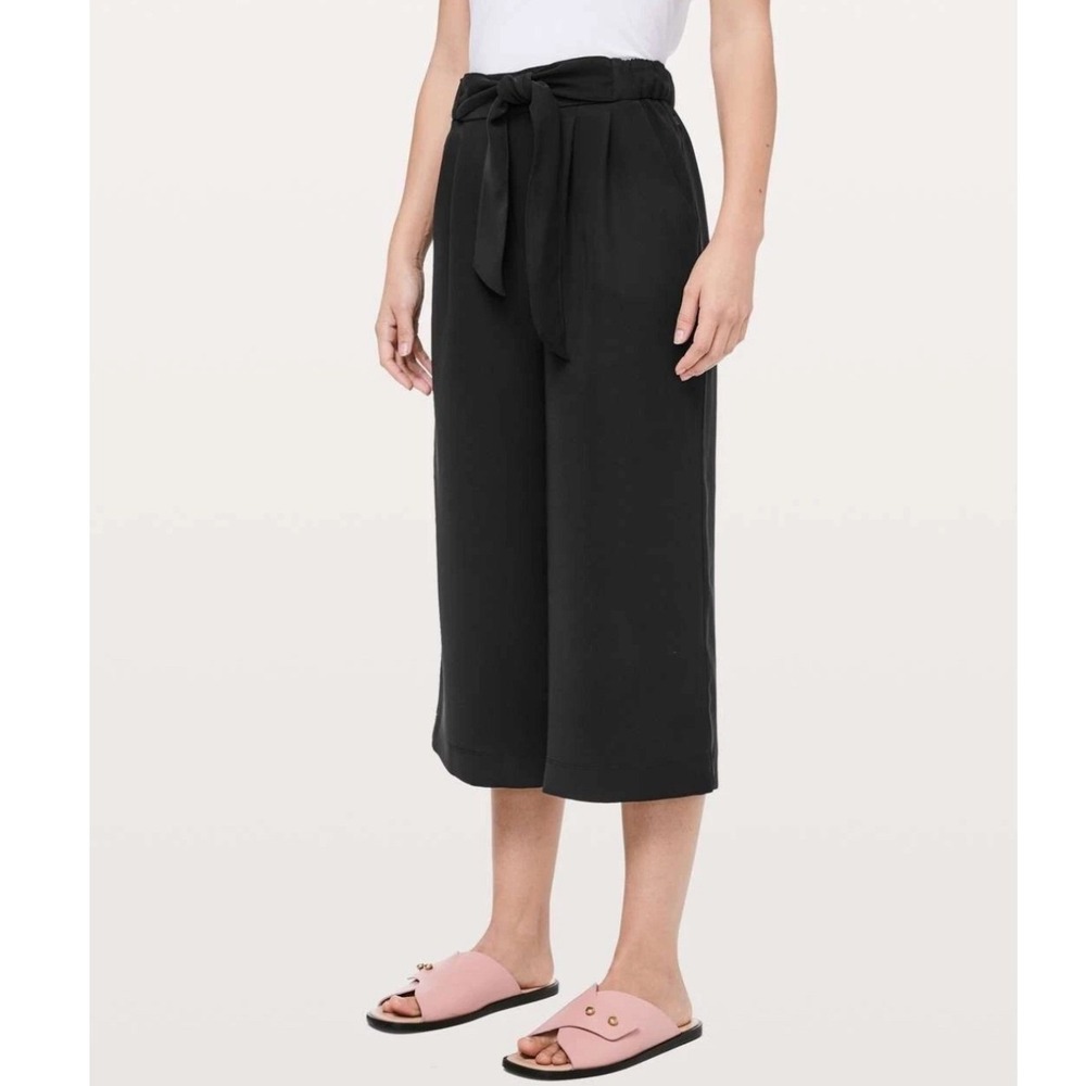 Lululemon Noir Crop Black‎ Wide Leg Tie Waist Culotte Pants Size 10